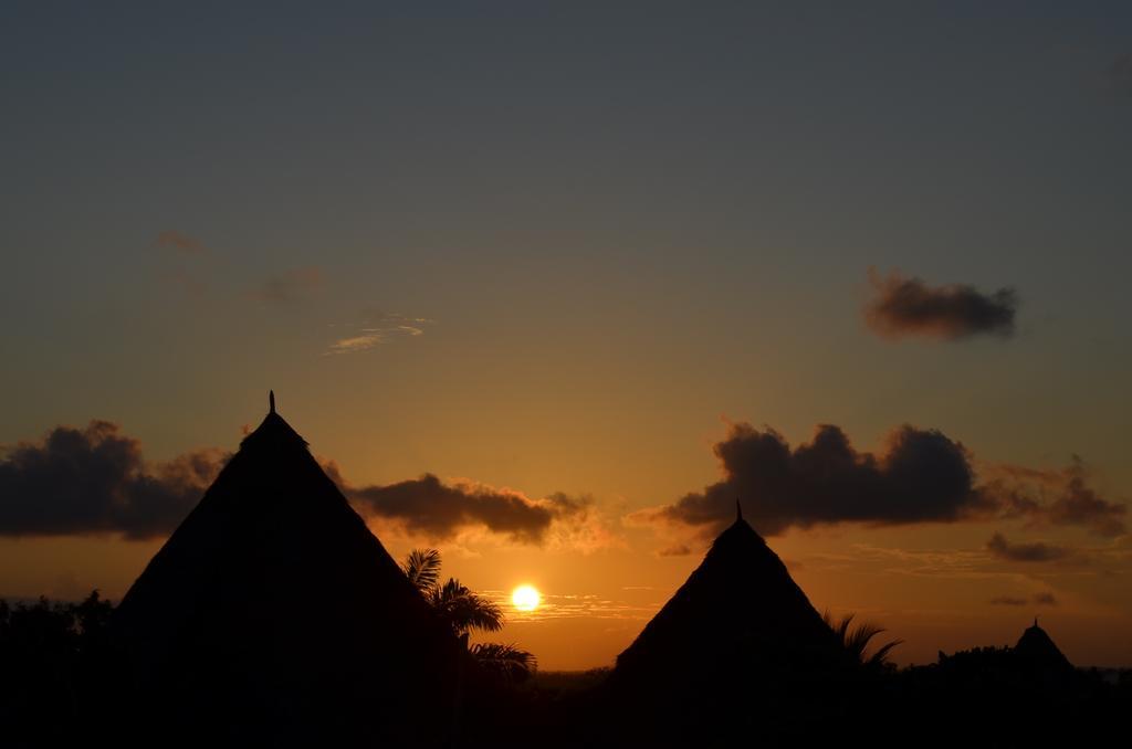 Galu Inn Diani Beach Exterior foto
